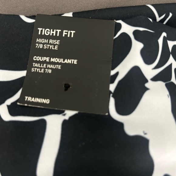 NWT ADIDAS Tight Fit High Rise Coupe Moulante Sport Pants. Size XS - Picture 7 of 9